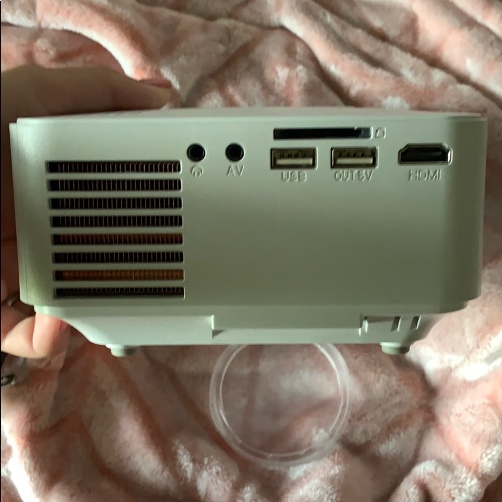 DBPOWER Projector - Picture 5 of 5